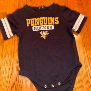 EUC PITTSBURGH PENGUINS ONEIES